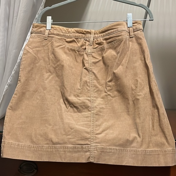 EUC Host Pick Talbots Size 8 Petite Tan Mini Skirt With Pockets - Picture 7 of 9
